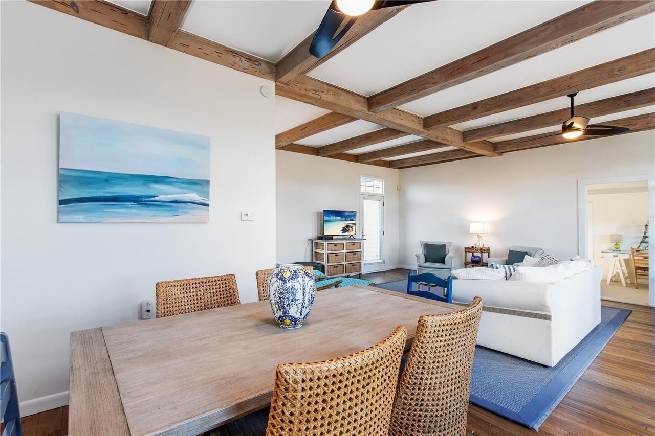 76 Dune Rd - Photo 4 of 13