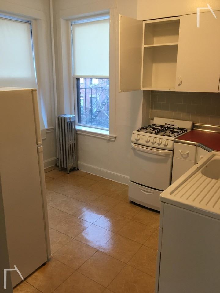 28 Grove St #7 - Photo 5 of 9