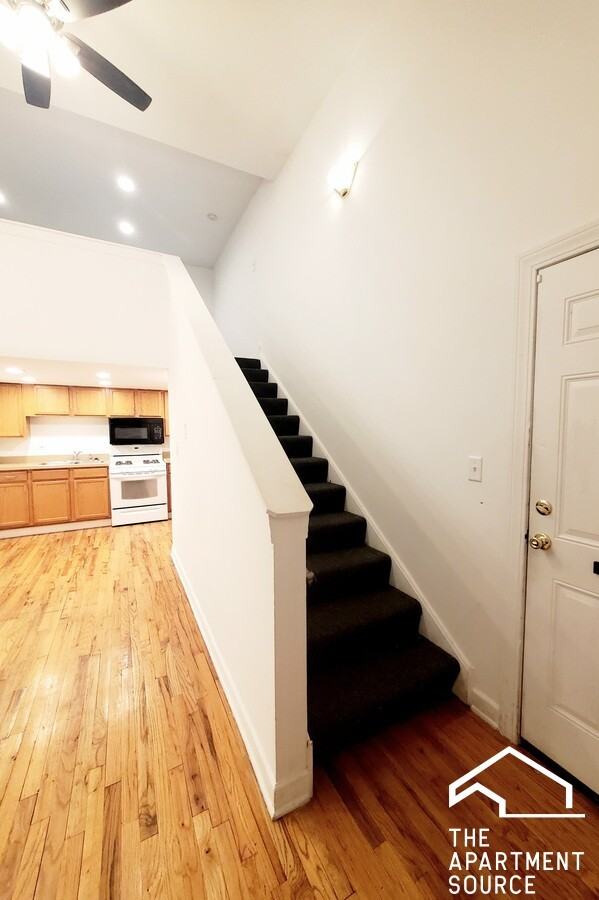 1112 W 18th St #3M - Photo 4 of 16