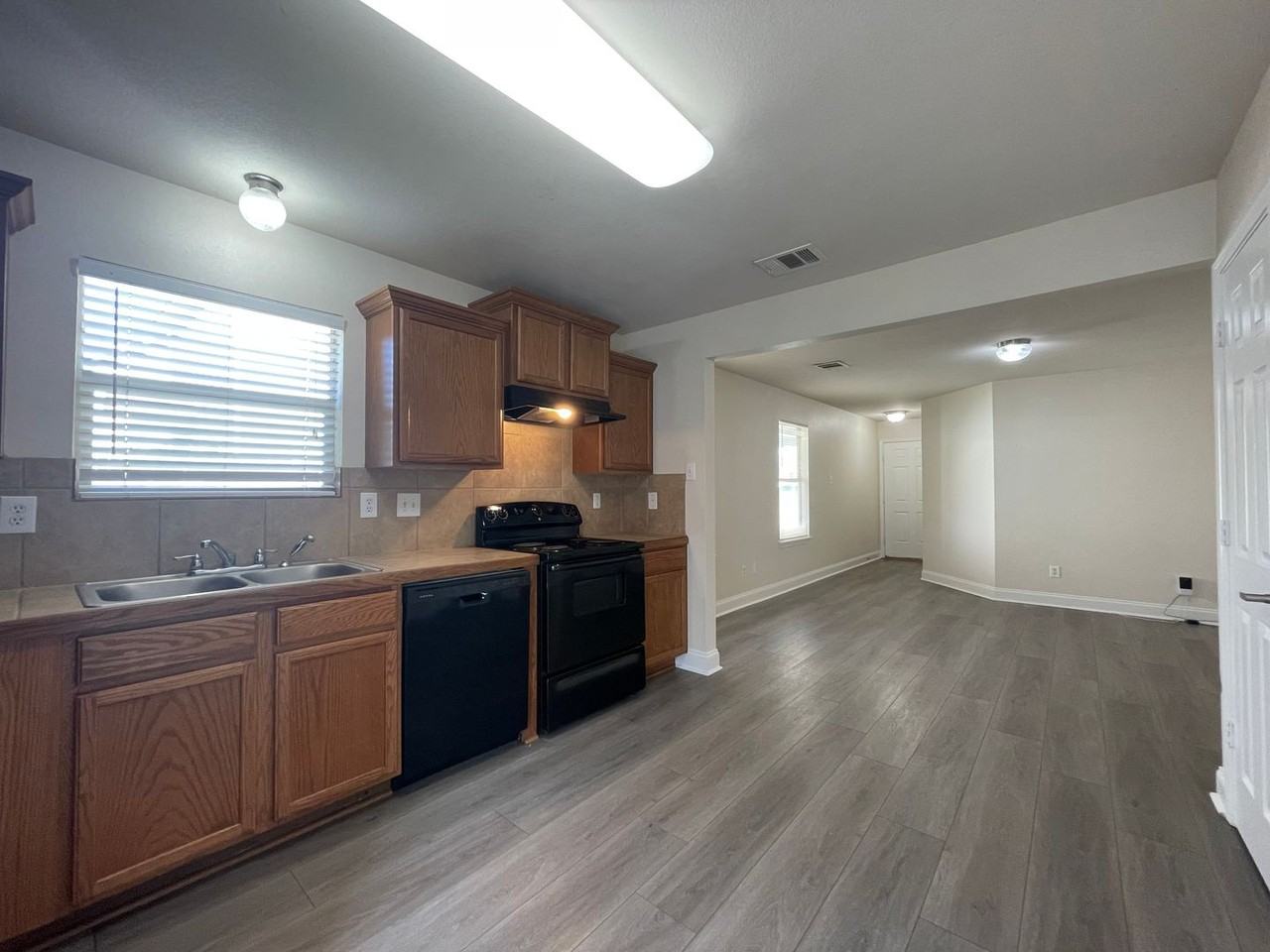 1229 S Sky St - Photo 3 of 12