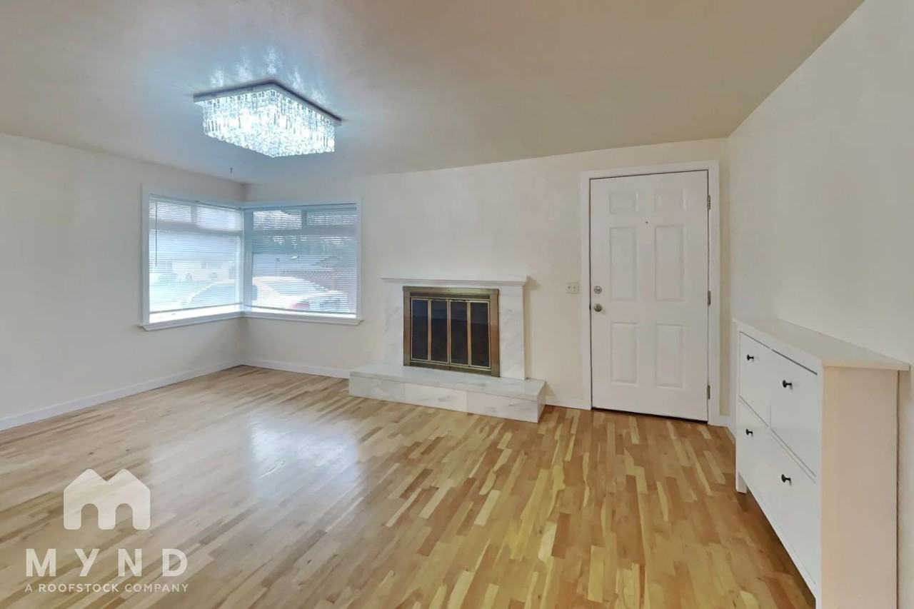 17039 122nd Ave Se - Photo 2 of 19