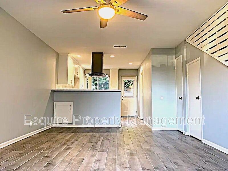 5410 Driftwood St #A - Photo 4 of 10