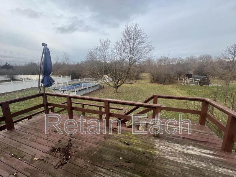 4035 Split Rock Rd - Photo 2 of 7