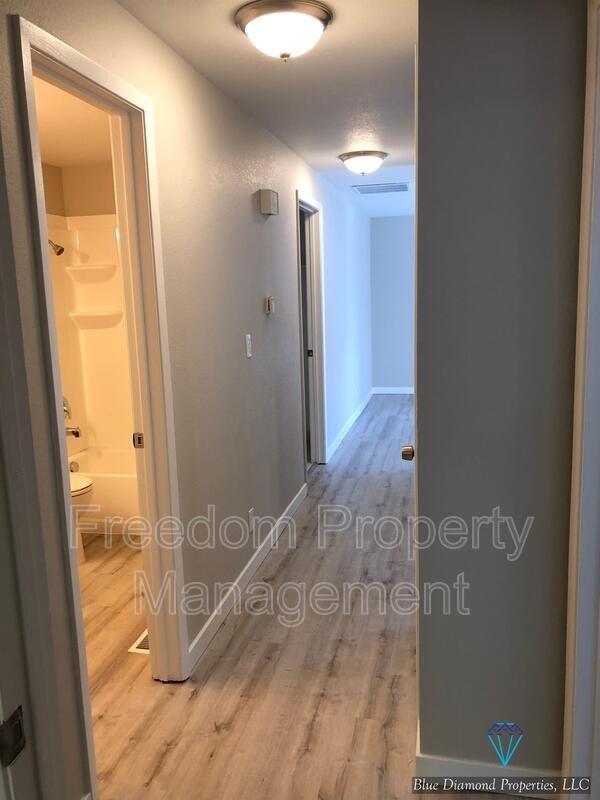 5112 W Clinton St - Photo 2 of 10