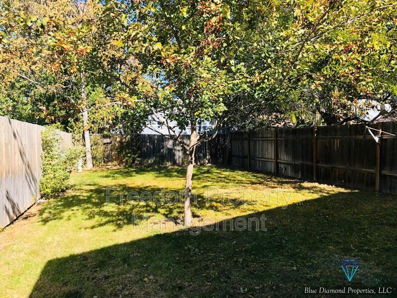 5112 W Clinton St - Photo 3 of 10