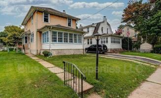 featured image of 210 W Dupont St