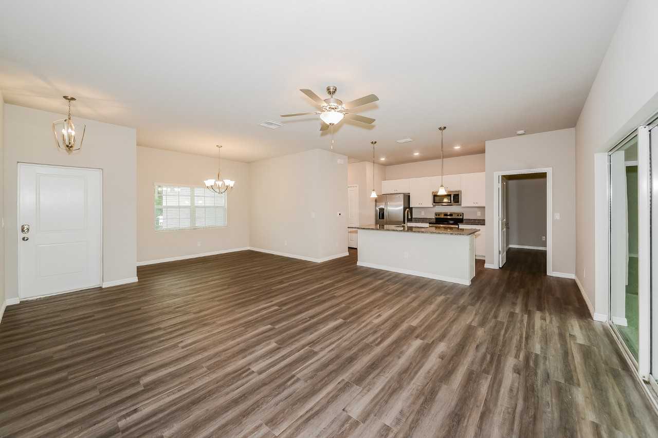 257 Overbrook St - Photo 3 of 15