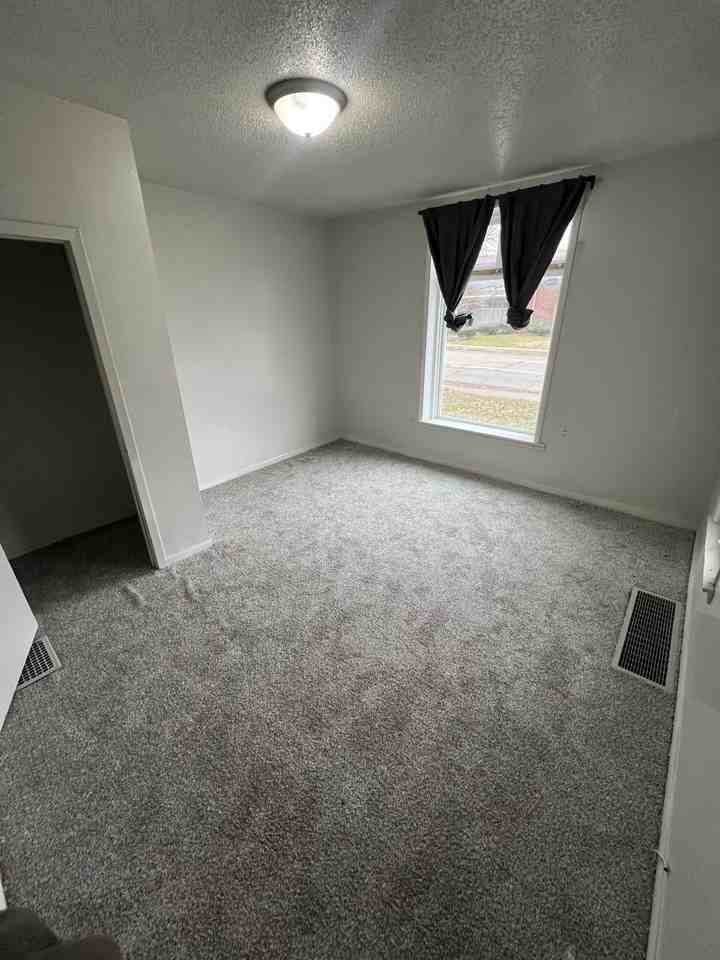 2021 N Main St - Photo 2 of 11