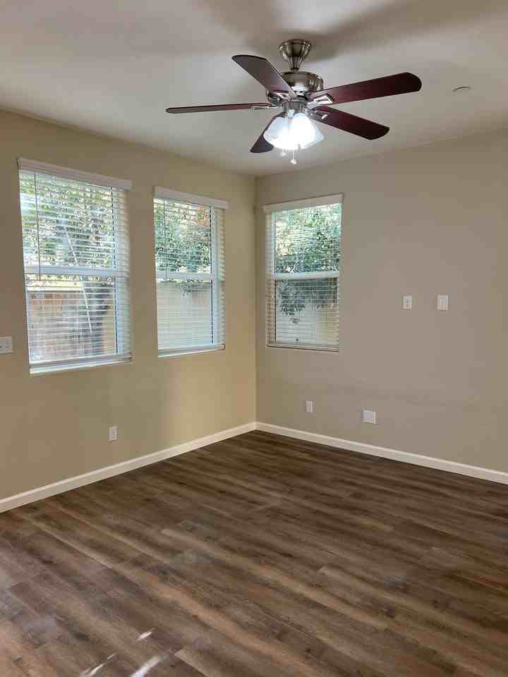 3674 Alcove Way - Photo 3 of 28