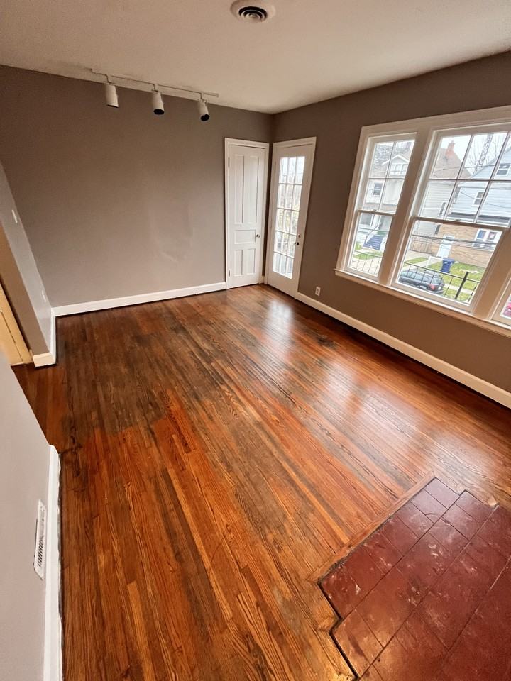 268 Sumner Pl - Photo 2 of 11