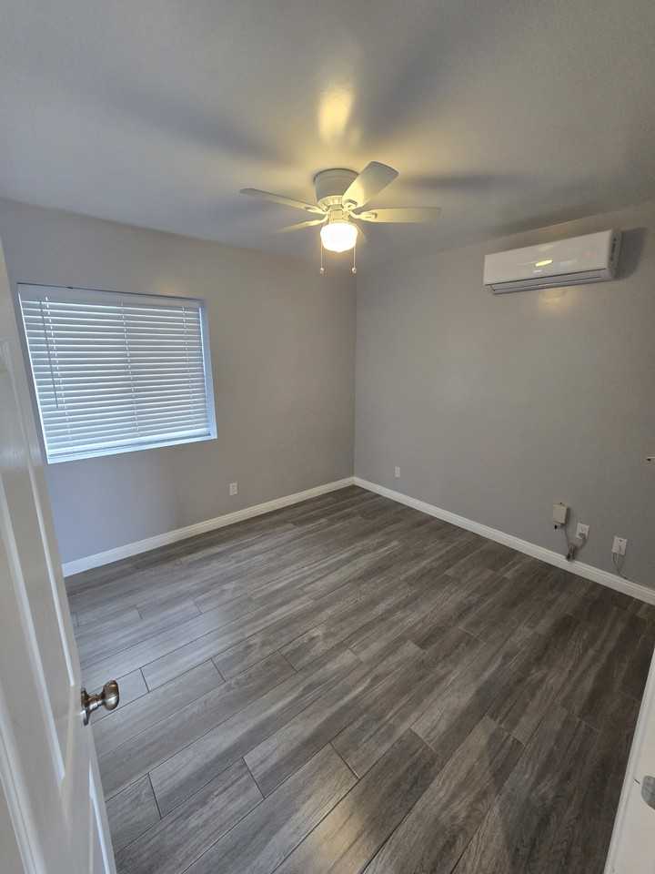 1704 S Campus Ave - Photo 6 of 13