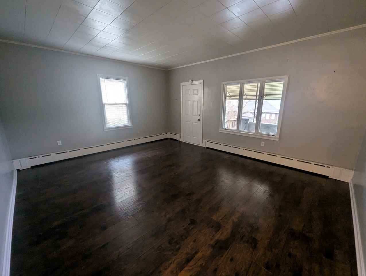 540 Pine St - Photo 2 of 8