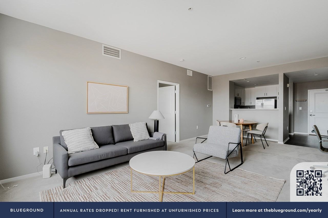 367 Santana Heights - Photo 4 of 62