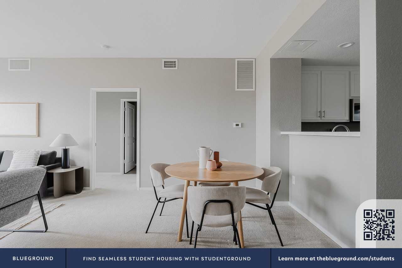 367 Santana Heights - Photo 7 of 62