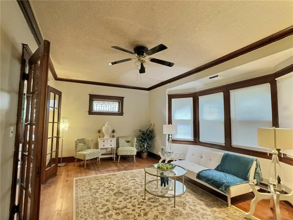 350 Augustine St - Photo 2 of 13