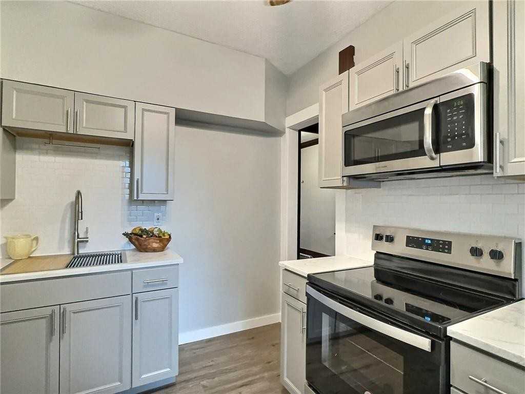 350 Augustine St - Photo 5 of 13