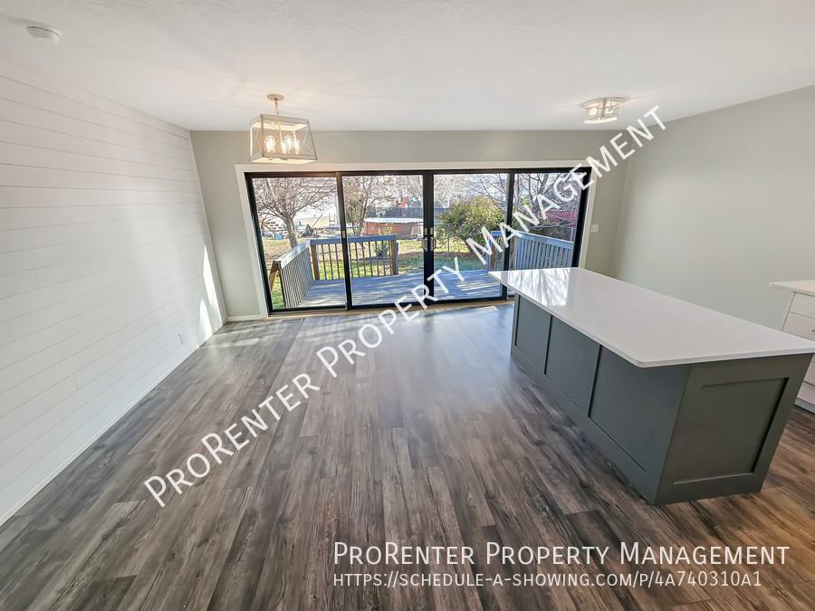 1604 N 2615 W - Photo 5 of 25