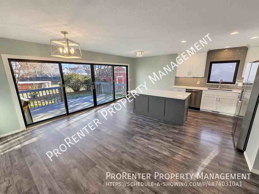 1604 N 2615 W - Photo 7 of 25