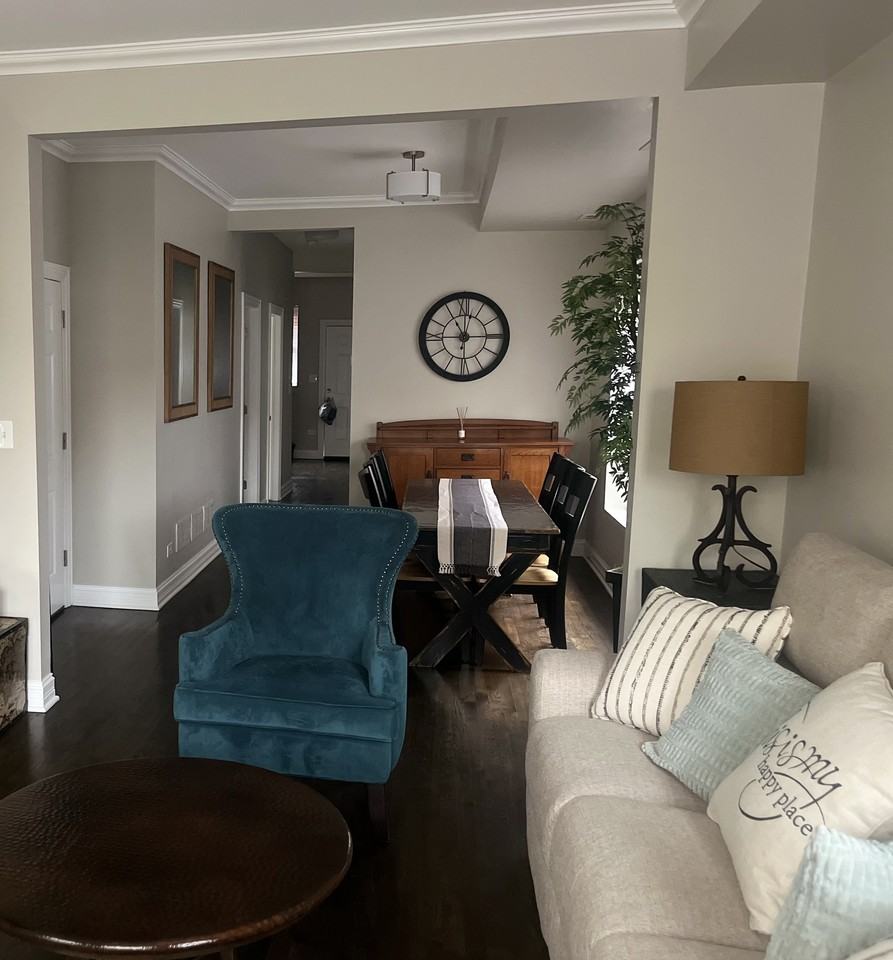 6145 S Eberhart Ave #2 - Photo 3 of 19