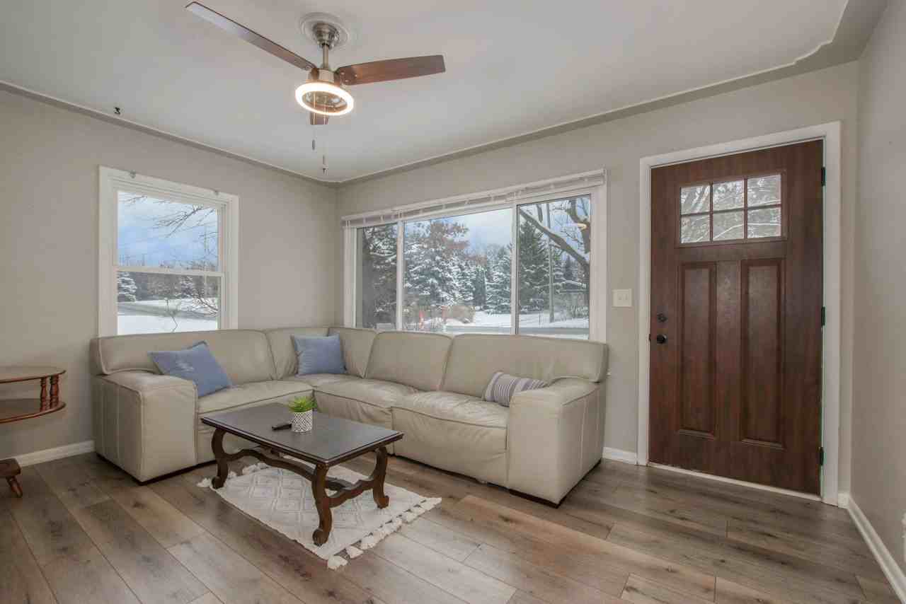 1565 Spaulding Ave Se #NA - Photo 4 of 11