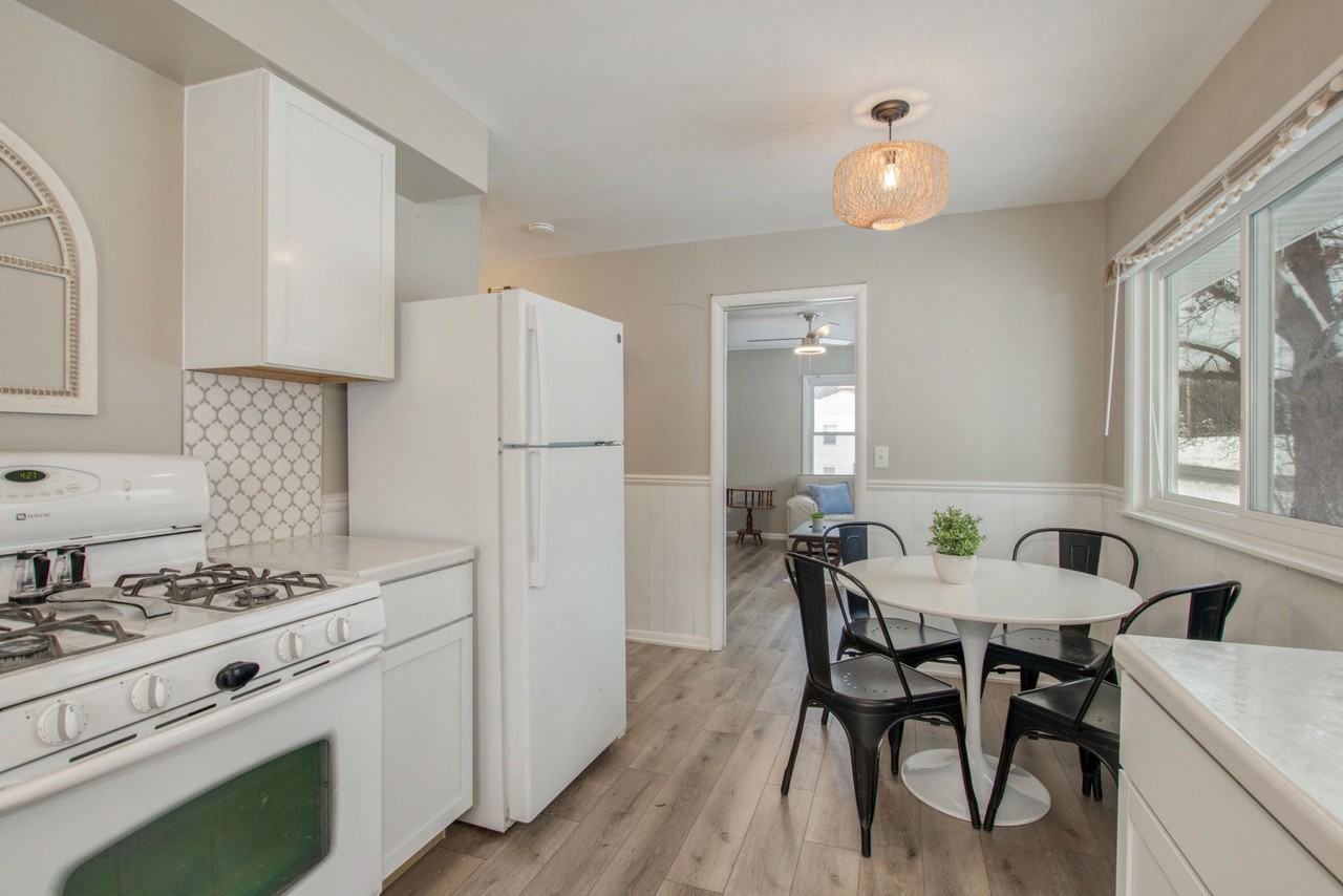 1565 Spaulding Ave Se #NA - Photo 7 of 11