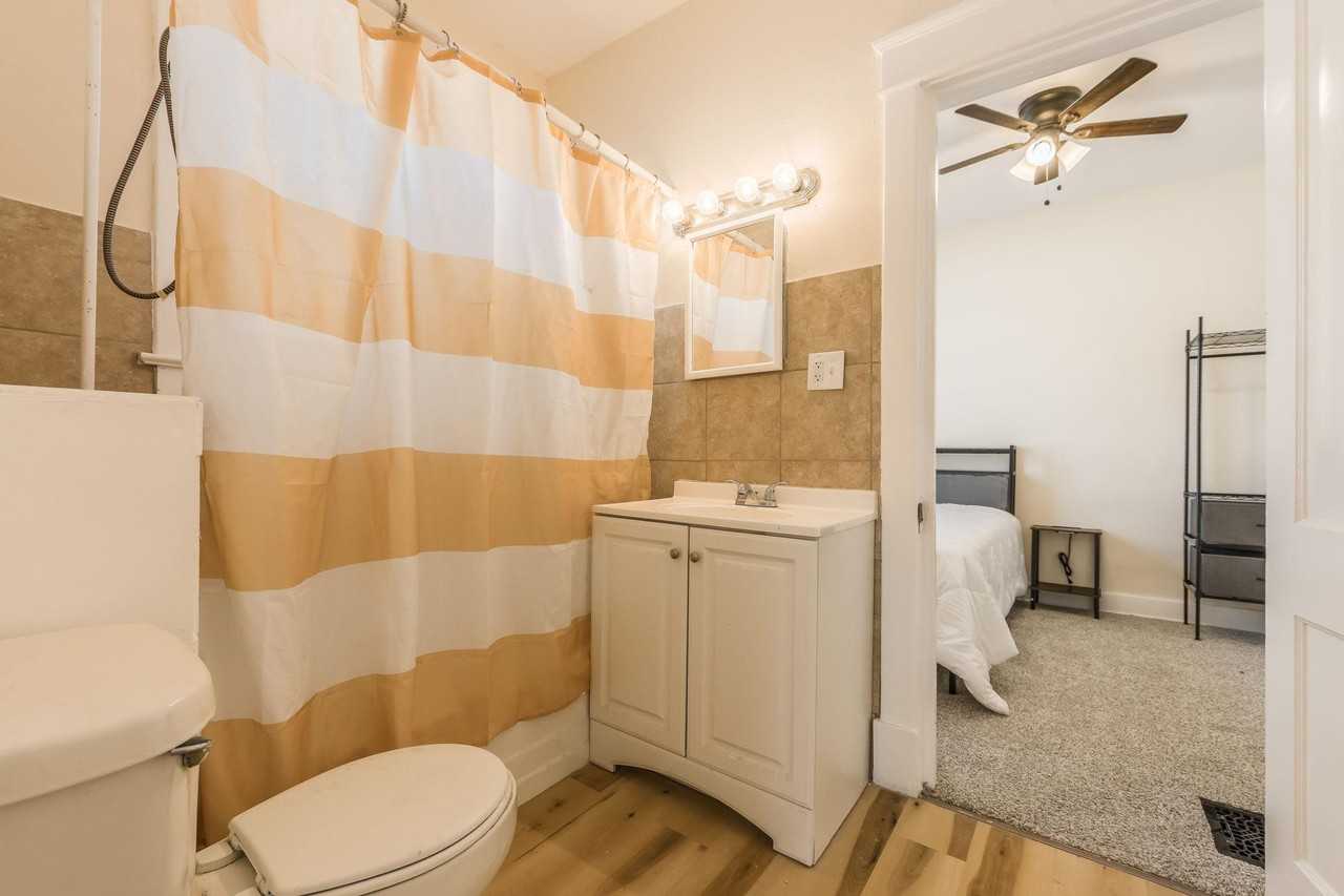 White Avenue - Photo 2 of 10