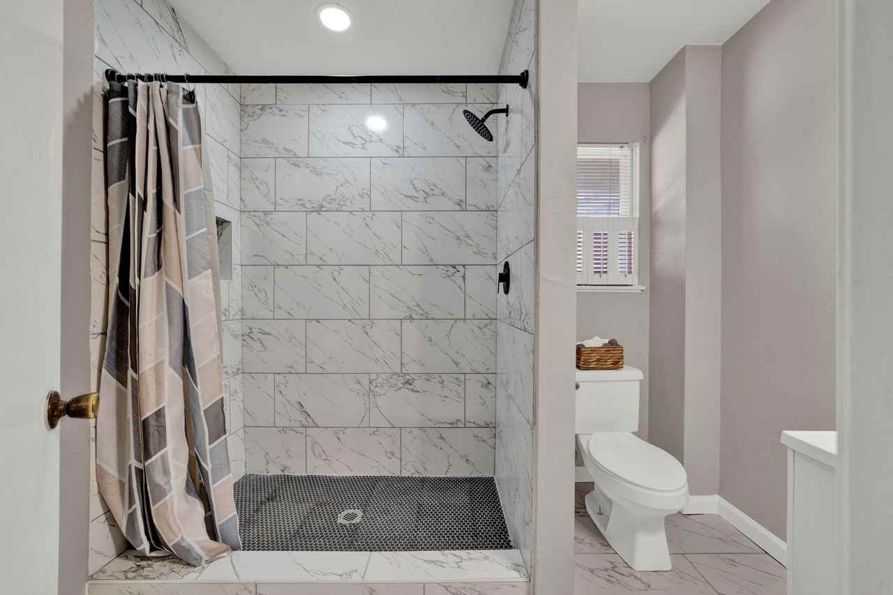 Schevers Street - Photo 2 of 16