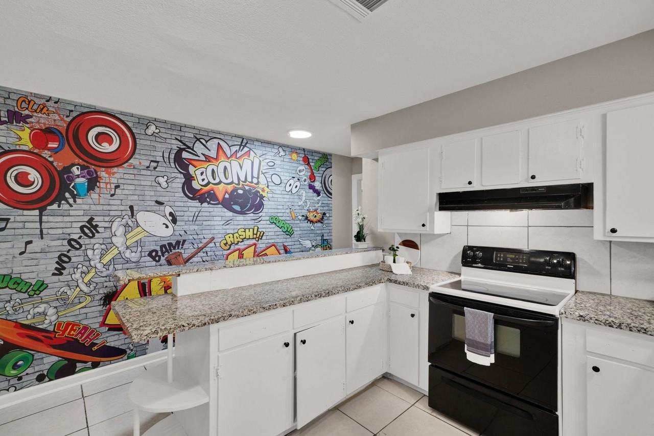 Schevers Street - Photo 7 of 16