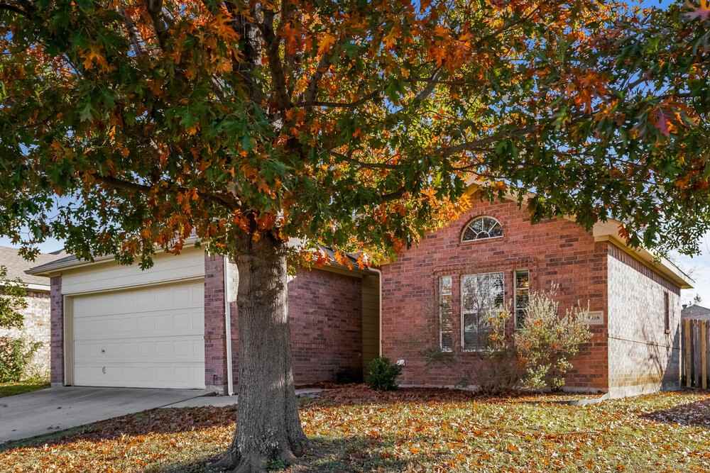 1808 Alanbrooke Dr - Photo 3 of 16