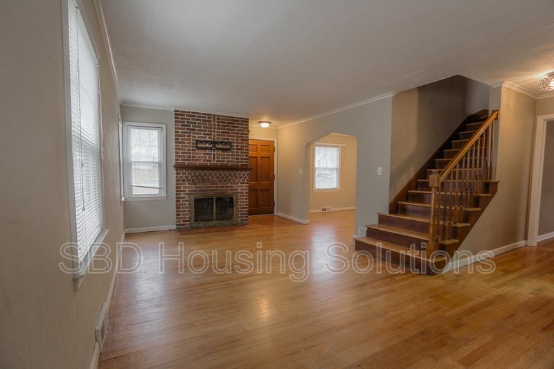 10002 E 36th St S - Photo 2 of 9