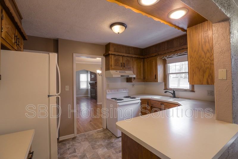 10002 E 36th St S - Photo 3 of 9