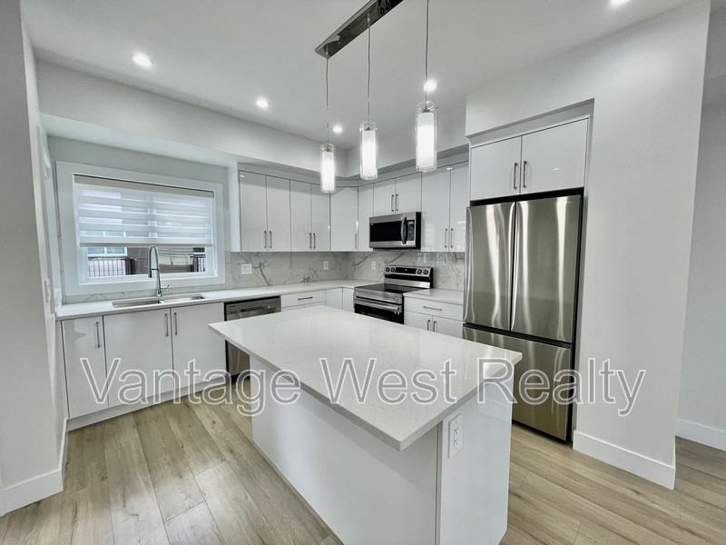 615 Rutland Rd N Null - Photo 2 of 30