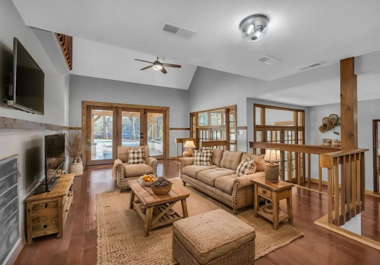 7119 Bonnyvale Ln - Photo 2 of 49