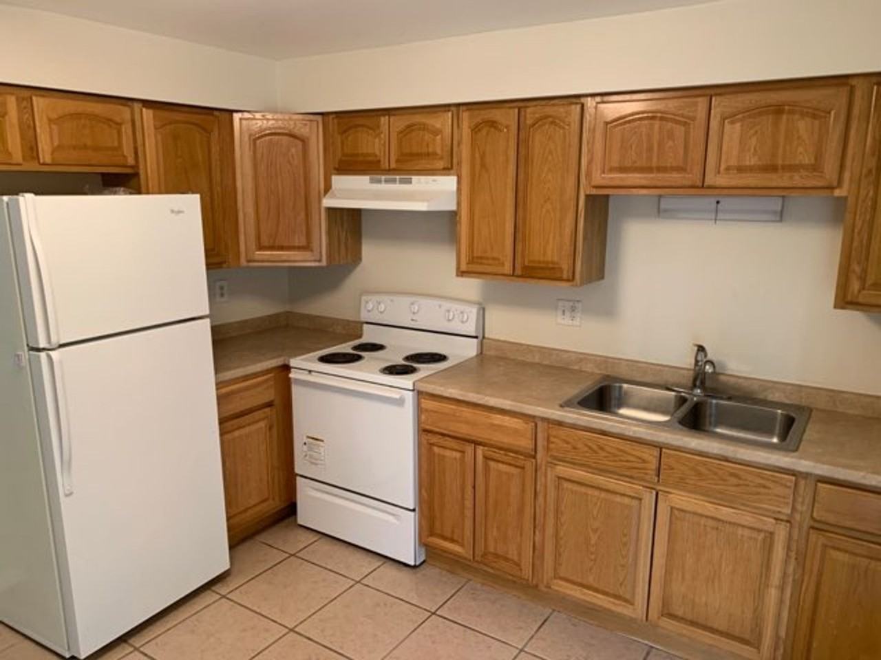 412 Country Lane Dr - Photo 4 of 22