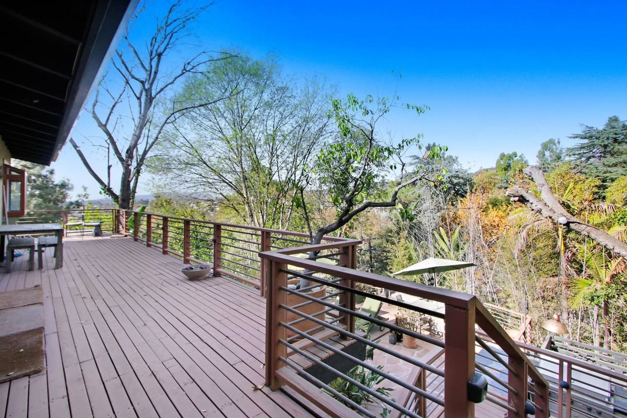 339 Elmwood Dr - Photo 4 of 23