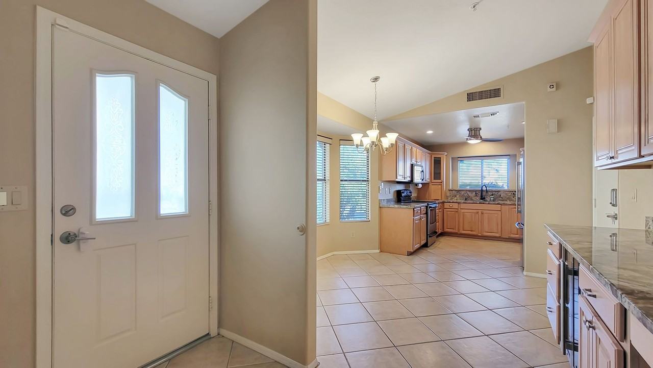 8817 E Dahlia Dr - Photo 3 of 34