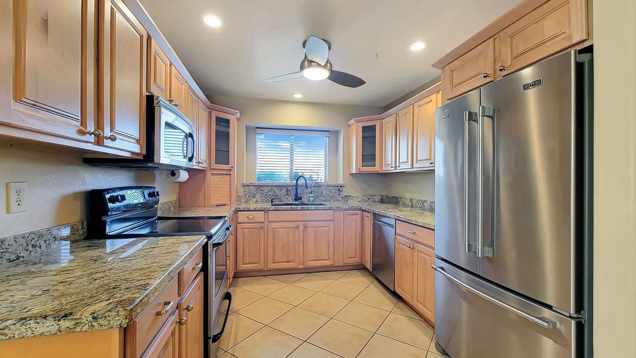 8817 E Dahlia Dr - Photo 7 of 34