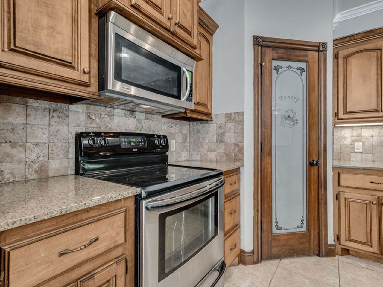 10920 Blue Sky Dr - Photo 6 of 21