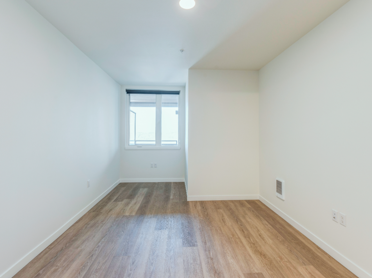 23 Broadway - Photo 5 of 8