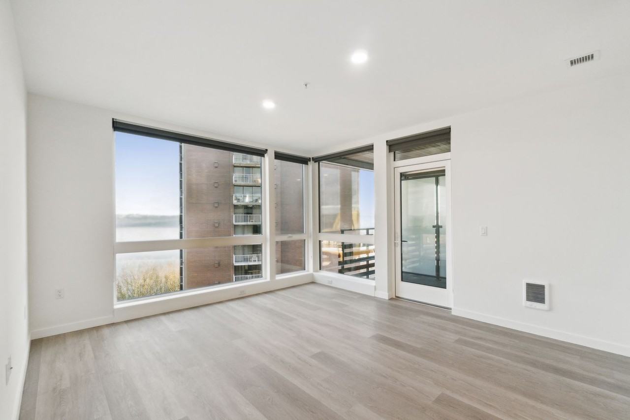 23 Broadway - Photo 3 of 50