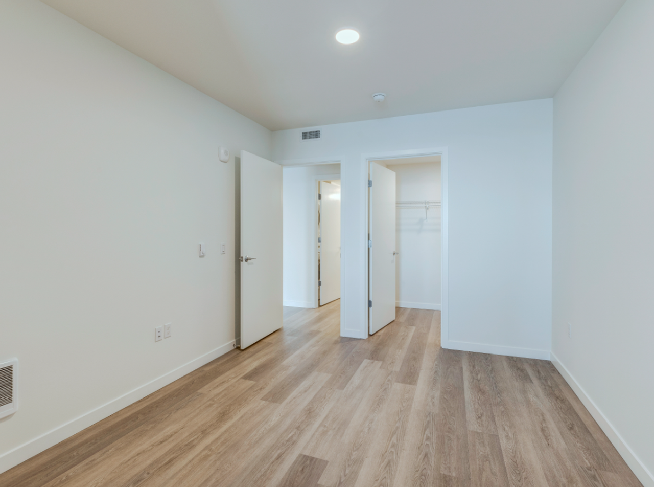 23 Broadway - Photo 3 of 8