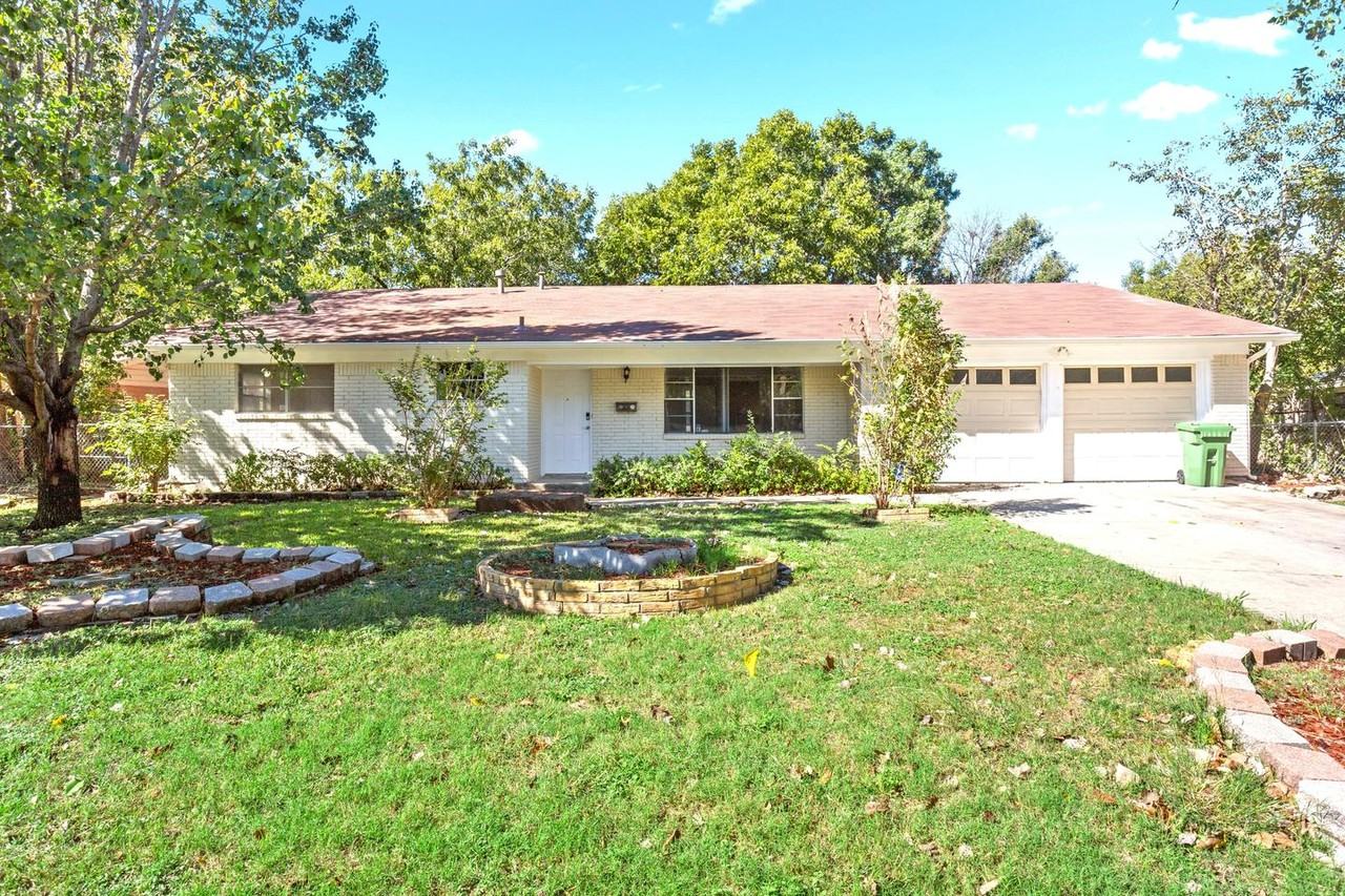 3745 N Hills Dr - Photo 4 of 18