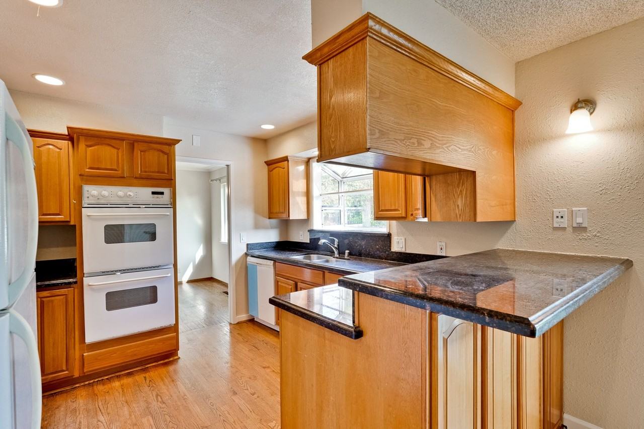 10534 Deodara Dr - Photo 4 of 18