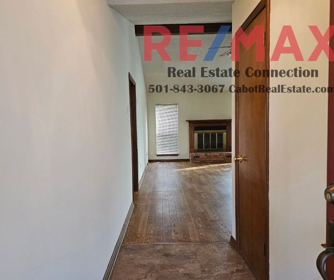 118 Tiffany Cir - Photo 2 of 14