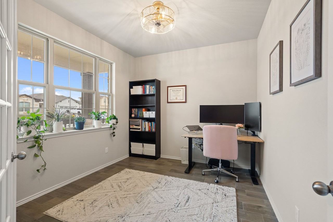 134 Gold Finch Dr - Photo 3 of 10