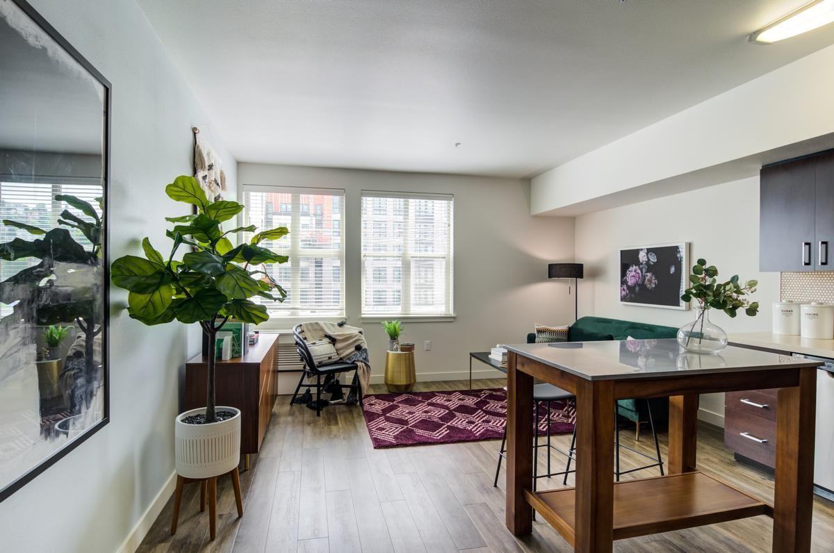 2270 Nw Savier St - Photo 4 of 9