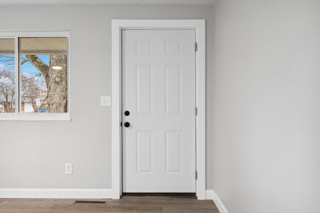 4771 Powell Rd - Photo 4 of 22