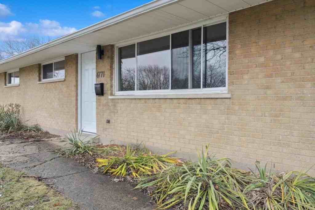 4771 Powell Rd - Photo 5 of 22