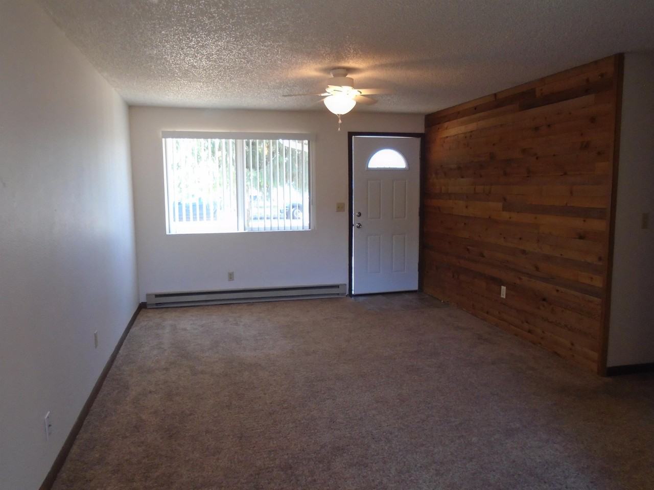 395 Donna Ct - Photo 2 of 11