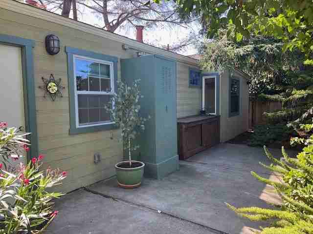 681 33rd St #681A - Photo 2 of 13